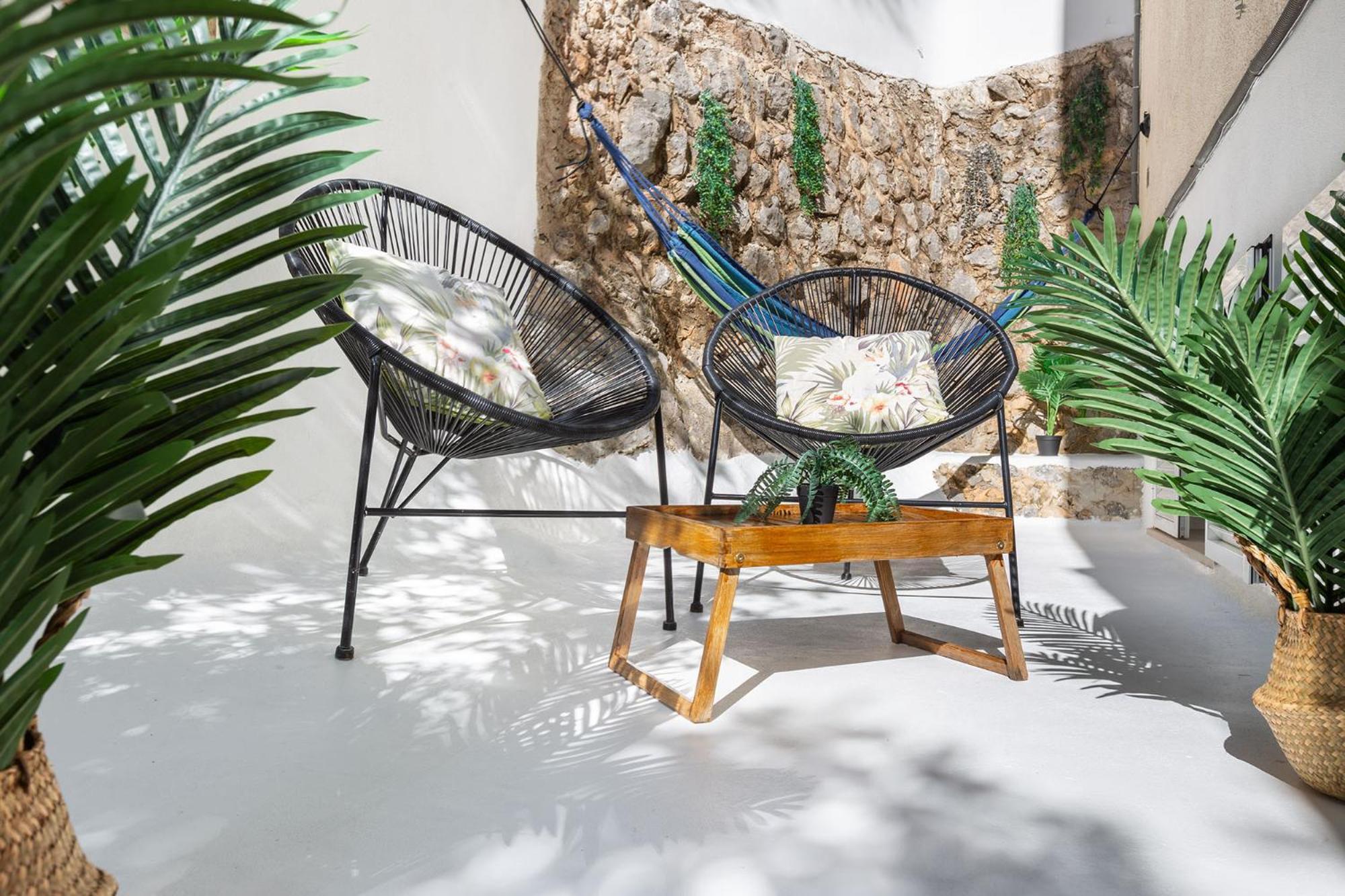 Mountain And Garden Port Apartment