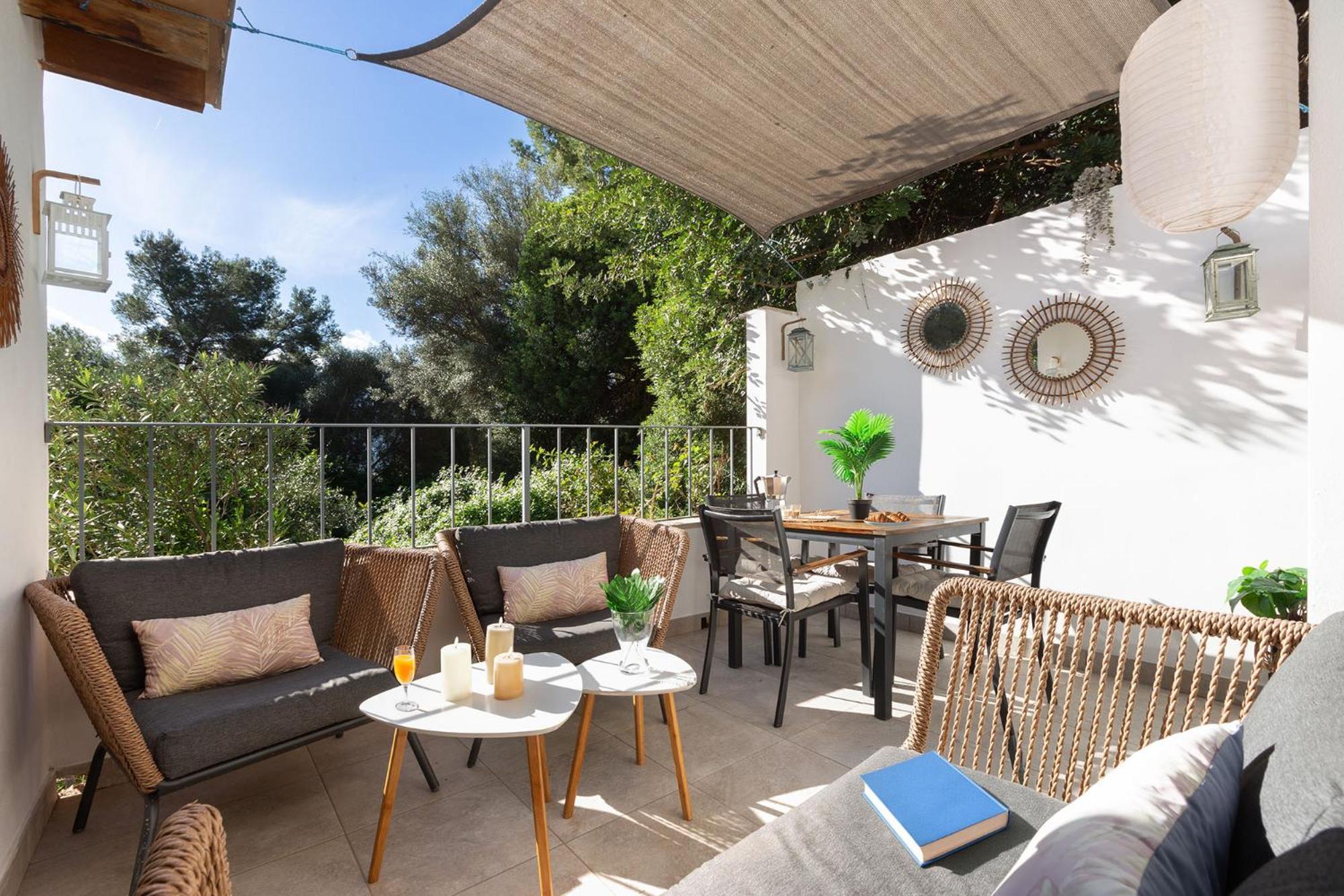 Mountain And Garden Port Apartment