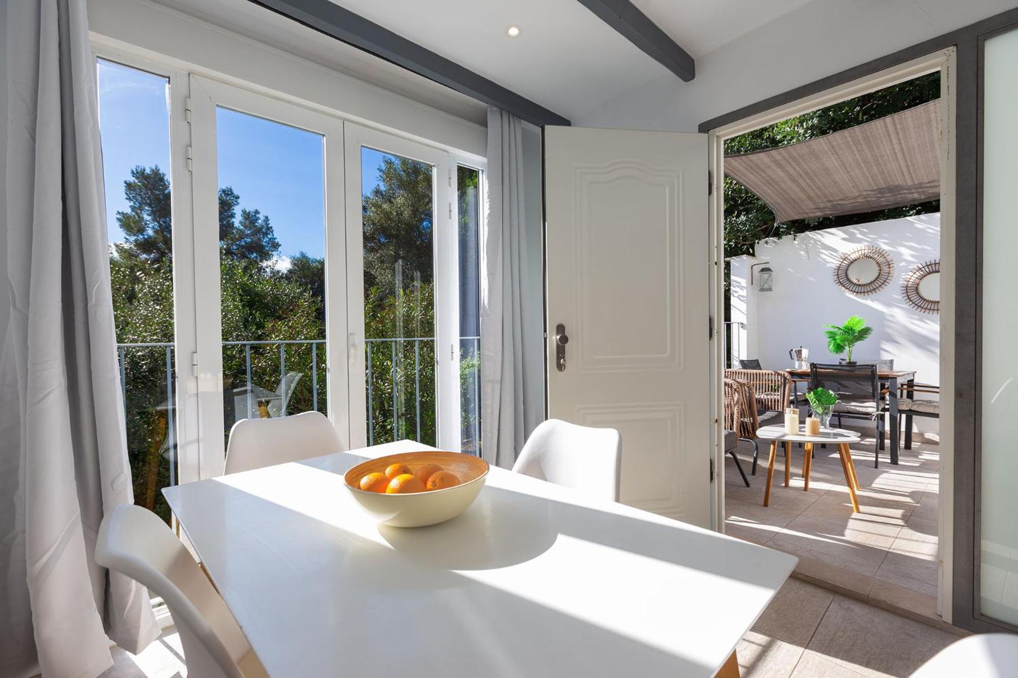 Mountain And Garden Port Apartment